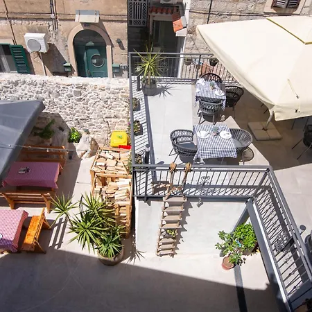 Bed & Breakfast Davue Heritage Luxury Split